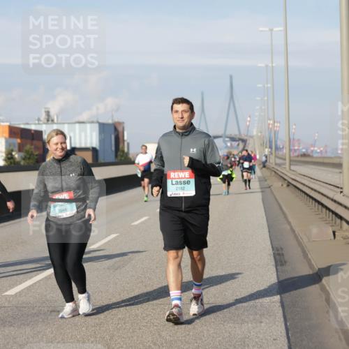 03.10.2025 - Köhlbrandbrückenlauf Jannik Wohlers http://msf.ph/oto/9097811 03.10.2025 10:18:41 Position 3 1, 2548, 2182 meine-sportfotos.de