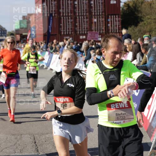 03.10.2025 - Köhlbrandbrückenlauf Jannik Wohlers http://msf.ph/oto/9097824 03.10.2025 13:22:36 Ziel 4481, 4482, 4508, 5122, 5125, 5167, 5213, 5214, 5675, 5839, 5928, 5933, 5982, 6261, 6300, 6413, 6733 meine-sportfotos.de