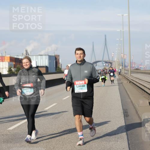 03.10.2025 - Köhlbrandbrückenlauf Jannik Wohlers http://msf.ph/oto/9097826 03.10.2025 10:18:41 Position 3 2548, 2182, 1 meine-sportfotos.de