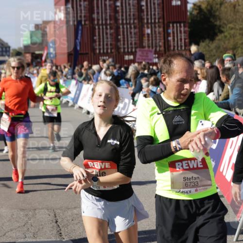 03.10.2025 - Köhlbrandbrückenlauf Jannik Wohlers http://msf.ph/oto/9097834 03.10.2025 13:22:36 Ziel 4481, 4482, 4508, 5122, 5125, 5167, 5213, 5214, 5675, 5839, 5928, 5933, 5982, 6261, 6300, 6413, 6733 meine-sportfotos.de