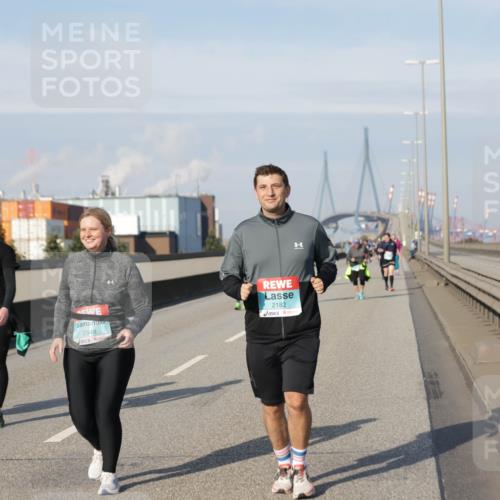 03.10.2025 - Köhlbrandbrückenlauf Jannik Wohlers http://msf.ph/oto/9097842 03.10.2025 10:18:41 Position 3 2548, 2182 meine-sportfotos.de