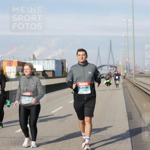 03.10.2025 - Köhlbrandbrückenlauf Jannik Wohlers http://msf.ph/oto/9097847 03.10.2025 10:18:41 Position 3 2548, 2182 meine-sportfotos.de