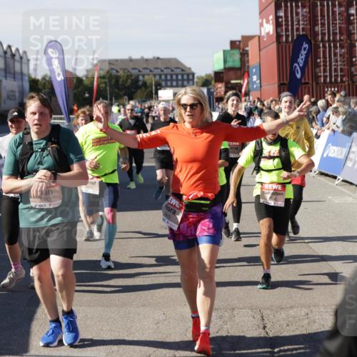 03.10.2025 - Köhlbrandbrückenlauf Jannik Wohlers http://msf.ph/oto/9097856 03.10.2025 13:22:37 Ziel 4481, 4482, 4508, 5122, 5125, 5167, 5213, 5214, 5675, 5839, 5928, 5933, 5982, 6107, 6261, 6300, 6413, 6733 meine-sportfotos.de