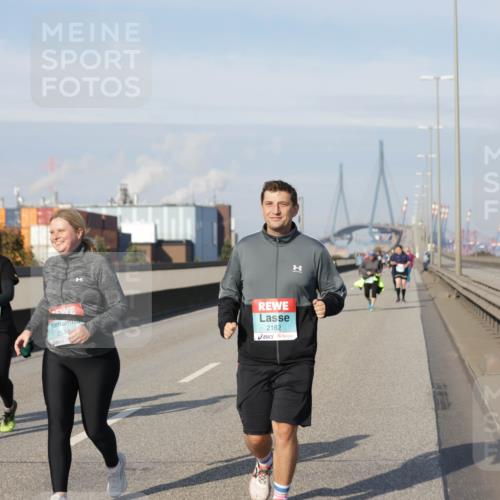 03.10.2025 - Köhlbrandbrückenlauf Jannik Wohlers http://msf.ph/oto/9097862 03.10.2025 10:18:42 Position 3 2548, 2182 meine-sportfotos.de