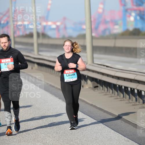 03.10.2025 - Köhlbrandbrückenlauf Jannik Wohlers http://msf.ph/oto/9097864 03.10.2025 10:16:37 Position 3 252, 34, 226, 2434 meine-sportfotos.de