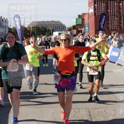 03.10.2025 - Köhlbrandbrückenlauf Jannik Wohlers http://msf.ph/oto/9097870 03.10.2025 13:22:37 Ziel 4481, 4482, 4508, 5122, 5125, 5167, 5213, 5214, 5675, 5839, 5928, 5933, 5982, 6107, 6261, 6300, 6413, 6733 meine-sportfotos.de