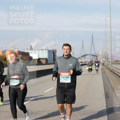 03.10.2025 - Köhlbrandbrückenlauf Jannik Wohlers http://msf.ph/oto/9097871 03.10.2025 10:18:42 Position 3 2548, 2182 meine-sportfotos.de