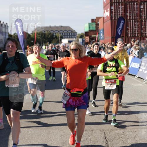 03.10.2025 - Köhlbrandbrückenlauf Jannik Wohlers http://msf.ph/oto/9097881 03.10.2025 13:22:37 Ziel 4481, 4482, 4508, 5122, 5125, 5167, 5213, 5214, 5675, 5839, 5928, 5933, 5982, 6107, 6261, 6300, 6413, 6733 meine-sportfotos.de