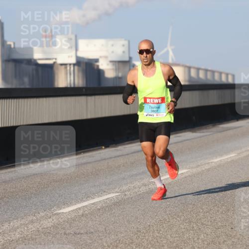 03.10.2025 - Köhlbrandbrückenlauf Lena Gebhardt http://msf.ph/oto/9097883 03.10.2025 09:34:04 Position 2 3807 meine-sportfotos.de