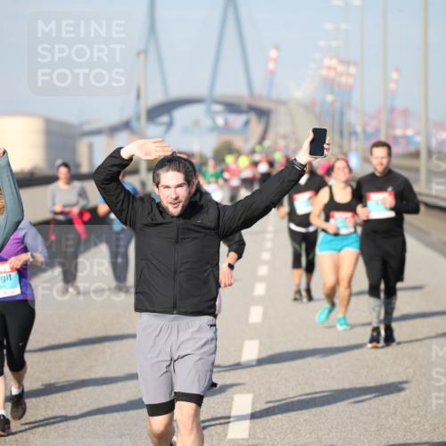 03.10.2025 - Köhlbrandbrückenlauf Jannik Wohlers http://msf.ph/oto/9097886 03.10.2025 10:16:39 Position 3 1136 meine-sportfotos.de