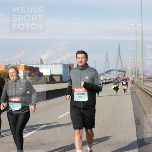 03.10.2025 - Köhlbrandbrückenlauf Jannik Wohlers http://msf.ph/oto/9097887 03.10.2025 10:18:42 Position 3 1, 2548, 2182 meine-sportfotos.de