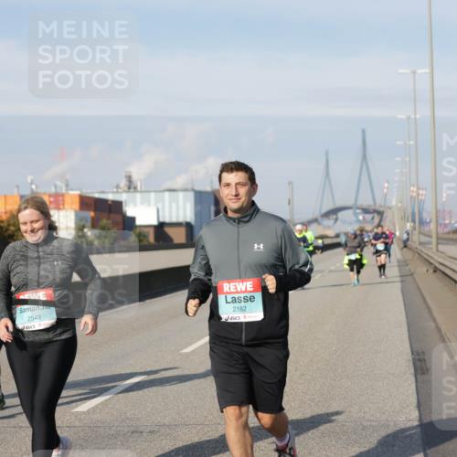03.10.2025 - Köhlbrandbrückenlauf Jannik Wohlers http://msf.ph/oto/9097894 03.10.2025 10:18:42 Position 3 2548, 2182 meine-sportfotos.de