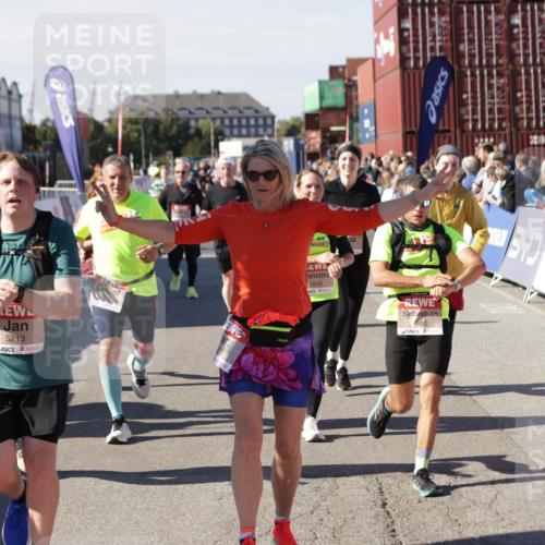 03.10.2025 - Köhlbrandbrückenlauf Jannik Wohlers http://msf.ph/oto/9097907 03.10.2025 13:22:37 Ziel 4481, 4482, 4508, 5122, 5125, 5167, 5213, 5214, 5675, 5839, 5928, 5933, 5982, 6107, 6261, 6300, 6413, 6733 meine-sportfotos.de