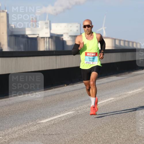 03.10.2025 - Köhlbrandbrückenlauf Lena Gebhardt http://msf.ph/oto/9097908 03.10.2025 09:34:04 Position 2 3807 meine-sportfotos.de