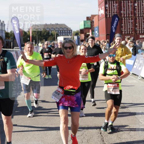 03.10.2025 - Köhlbrandbrückenlauf Jannik Wohlers http://msf.ph/oto/9097925 03.10.2025 13:22:37 Ziel 4481, 4482, 4508, 5122, 5125, 5167, 5213, 5214, 5675, 5839, 5928, 5933, 5982, 6107, 6261, 6300, 6413, 6733 meine-sportfotos.de