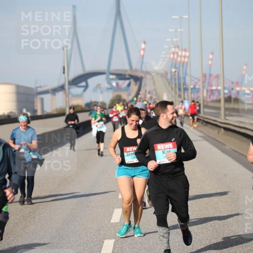 03.10.2025 - Köhlbrandbrückenlauf Jannik Wohlers http://msf.ph/oto/9097940 03.10.2025 10:16:42 Position 3 2535, 226, 2434 meine-sportfotos.de