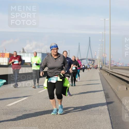 03.10.2025 - Köhlbrandbrückenlauf Jannik Wohlers http://msf.ph/oto/9097966 03.10.2025 10:18:56 Position 3 24, 2603 meine-sportfotos.de