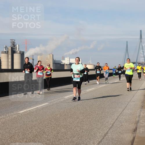 03.10.2025 - Köhlbrandbrückenlauf Lena Gebhardt http://msf.ph/oto/9097972 03.10.2025 10:10:21 Position 2  meine-sportfotos.de