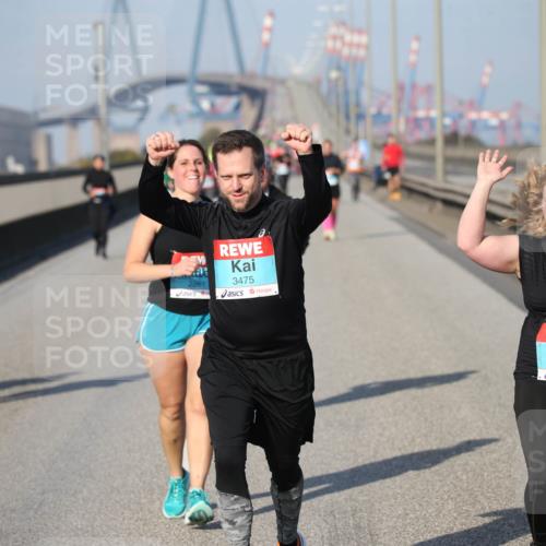03.10.2025 - Köhlbrandbrückenlauf Jannik Wohlers http://msf.ph/oto/9097984 03.10.2025 10:16:44 Position 3 2261, 3475, 2434 meine-sportfotos.de