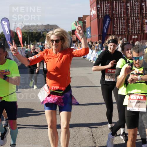 03.10.2025 - Köhlbrandbrückenlauf Jannik Wohlers http://msf.ph/oto/9097990 03.10.2025 13:22:39 Ziel 4481, 4482, 4508, 5122, 5125, 5167, 5213, 5214, 5675, 5839, 5928, 5933, 5982, 6107, 6261, 6300, 6413, 6733 meine-sportfotos.de