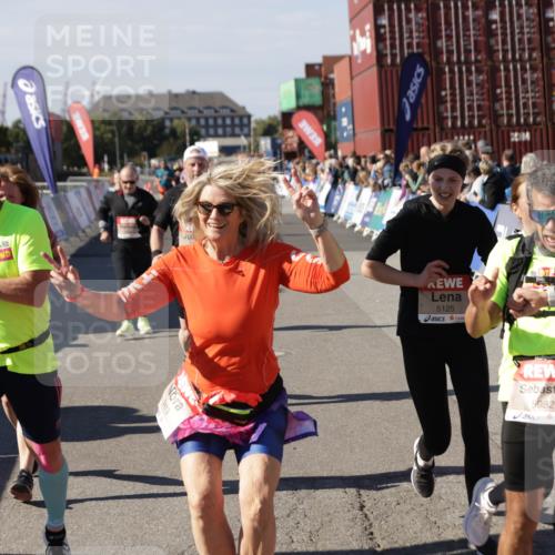 03.10.2025 - Köhlbrandbrückenlauf Jannik Wohlers http://msf.ph/oto/9098005 03.10.2025 13:22:39 Ziel 4481, 4482, 4508, 5122, 5125, 5167, 5213, 5214, 5675, 5839, 5928, 5933, 5982, 6107, 6261, 6300, 6413, 6733 meine-sportfotos.de