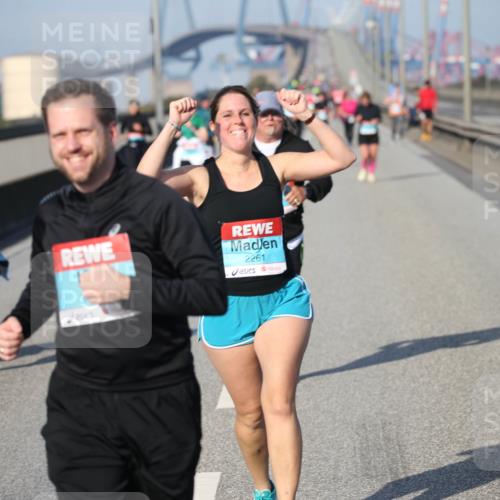 03.10.2025 - Köhlbrandbrückenlauf Jannik Wohlers http://msf.ph/oto/9098007 03.10.2025 10:16:45 Position 3 2261, 2434 meine-sportfotos.de