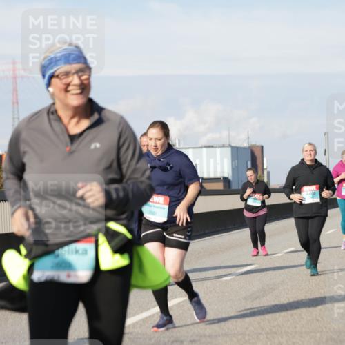 03.10.2025 - Köhlbrandbrückenlauf Jannik Wohlers http://msf.ph/oto/9098023 03.10.2025 10:18:58 Position 3 2501 meine-sportfotos.de
