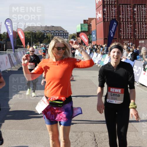 03.10.2025 - Köhlbrandbrückenlauf Jannik Wohlers http://msf.ph/oto/9098039 03.10.2025 13:22:39 Ziel 4481, 4482, 4508, 5122, 5125, 5167, 5213, 5214, 5675, 5839, 5928, 5933, 5982, 6107, 6261, 6300, 6413, 6733 meine-sportfotos.de
