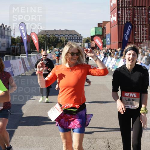 03.10.2025 - Köhlbrandbrückenlauf Jannik Wohlers http://msf.ph/oto/9098046 03.10.2025 13:22:39 Ziel 4481, 4482, 4508, 5122, 5125, 5167, 5213, 5214, 5675, 5839, 5928, 5933, 5982, 6107, 6261, 6300, 6413, 6733 meine-sportfotos.de