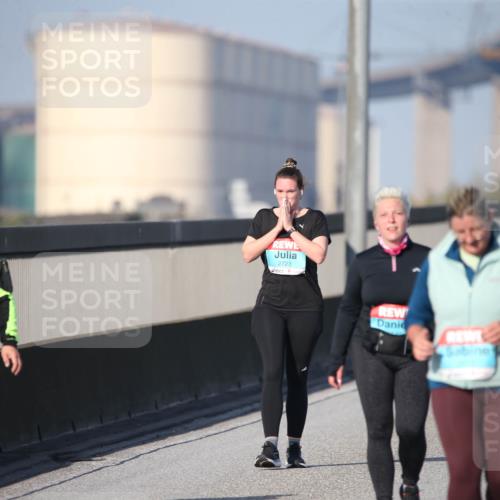 03.10.2025 - Köhlbrandbrückenlauf Jannik Wohlers http://msf.ph/oto/9098054 03.10.2025 10:19:37 Position 3 2723 meine-sportfotos.de