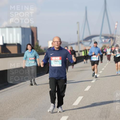 03.10.2025 - Köhlbrandbrückenlauf Jannik Wohlers http://msf.ph/oto/9098076 03.10.2025 10:19:23 Position 3 3517 meine-sportfotos.de