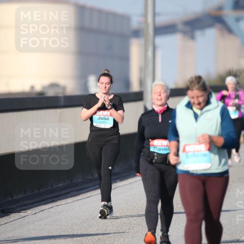 03.10.2025 - Köhlbrandbrückenlauf Jannik Wohlers http://msf.ph/oto/9098082 03.10.2025 10:19:38 Position 3 2723 meine-sportfotos.de