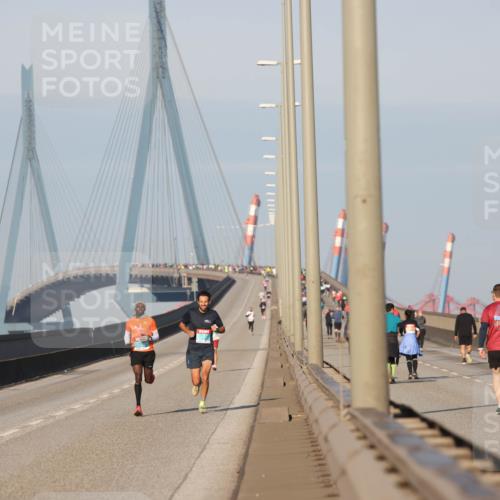 03.10.2025 - Köhlbrandbrückenlauf Lena Gebhardt http://msf.ph/oto/9098101 03.10.2025 09:34:15 Position 2  meine-sportfotos.de