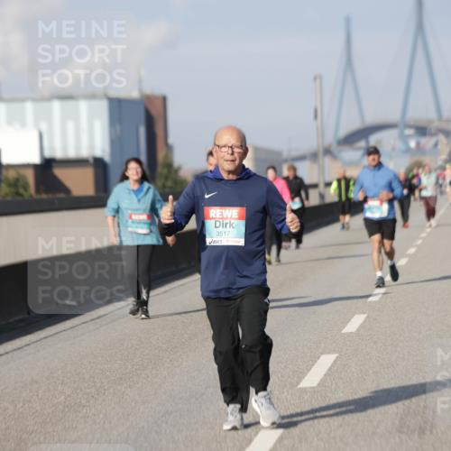 03.10.2025 - Köhlbrandbrückenlauf Jannik Wohlers http://msf.ph/oto/9098108 03.10.2025 10:19:23 Position 3 3517 meine-sportfotos.de