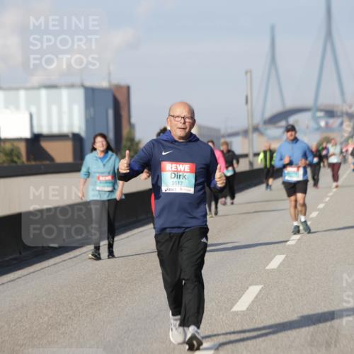 03.10.2025 - Köhlbrandbrückenlauf Jannik Wohlers http://msf.ph/oto/9098117 03.10.2025 10:19:23 Position 3 3517 meine-sportfotos.de