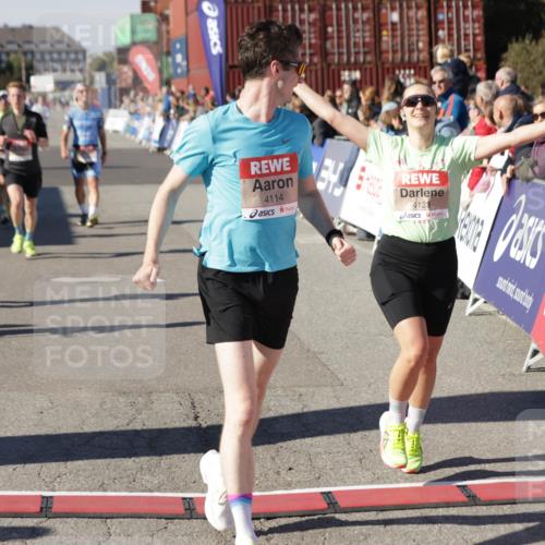 03.10.2025 - Köhlbrandbrückenlauf Jannik Wohlers http://msf.ph/oto/9098119 03.10.2025 12:56:13 Ziel 4041, 4050, 4078, 4114, 4123, 5957, 6206, 6489, 6495 meine-sportfotos.de