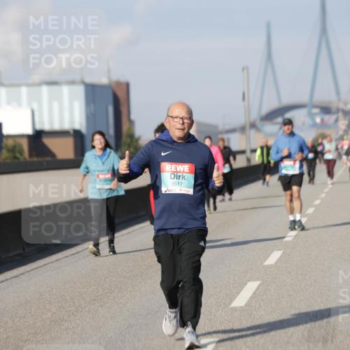 03.10.2025 - Köhlbrandbrückenlauf Jannik Wohlers http://msf.ph/oto/9098121 03.10.2025 10:19:24 Position 3 3517 meine-sportfotos.de