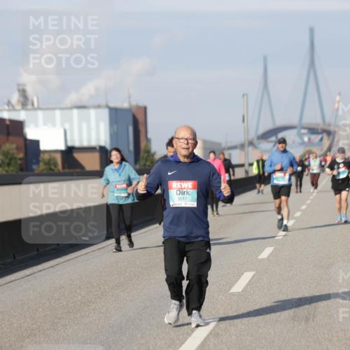 03.10.2025 - Köhlbrandbrückenlauf Jannik Wohlers http://msf.ph/oto/9098139 03.10.2025 10:19:24 Position 3 3517 meine-sportfotos.de