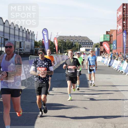 03.10.2025 - Köhlbrandbrückenlauf Jannik Wohlers http://msf.ph/oto/9098142 03.10.2025 12:56:14 Ziel 4041, 4050, 4078, 4114, 4123, 5957, 6206, 6489, 6495 meine-sportfotos.de
