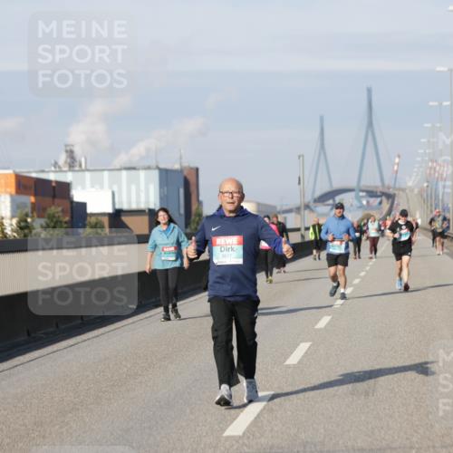 03.10.2025 - Köhlbrandbrückenlauf Jannik Wohlers http://msf.ph/oto/9098150 03.10.2025 10:19:24 Position 3 3517 meine-sportfotos.de