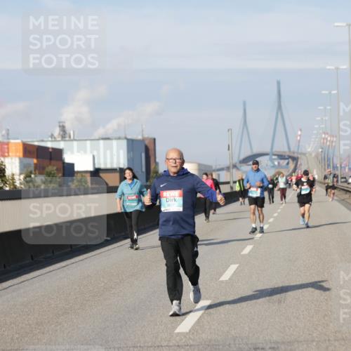 03.10.2025 - Köhlbrandbrückenlauf Jannik Wohlers http://msf.ph/oto/9098161 03.10.2025 10:19:24 Position 3 3517 meine-sportfotos.de
