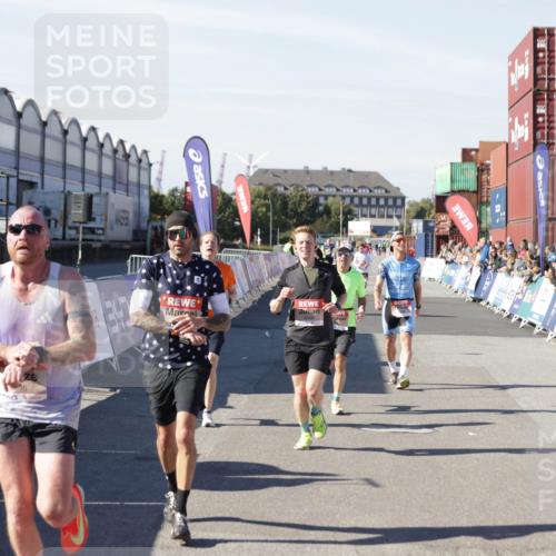 03.10.2025 - Köhlbrandbrückenlauf Jannik Wohlers http://msf.ph/oto/9098164 03.10.2025 12:56:14 Ziel 4041, 4050, 4078, 4114, 4123, 5957, 6206, 6489, 6495 meine-sportfotos.de