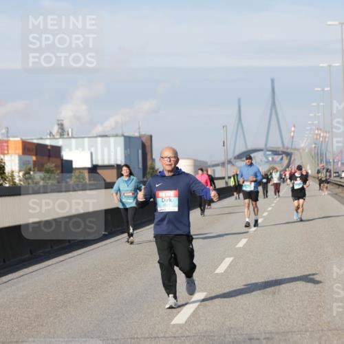 03.10.2025 - Köhlbrandbrückenlauf Jannik Wohlers http://msf.ph/oto/9098167 03.10.2025 10:19:24 Position 3 3517 meine-sportfotos.de