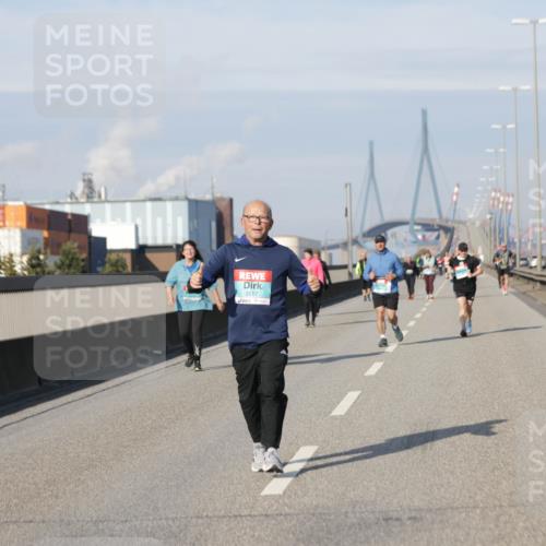 03.10.2025 - Köhlbrandbrückenlauf Jannik Wohlers http://msf.ph/oto/9098181 03.10.2025 10:19:24 Position 3 3517 meine-sportfotos.de