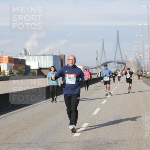03.10.2025 - Köhlbrandbrückenlauf Jannik Wohlers http://msf.ph/oto/9098184 03.10.2025 10:19:24 Position 3 3517 meine-sportfotos.de