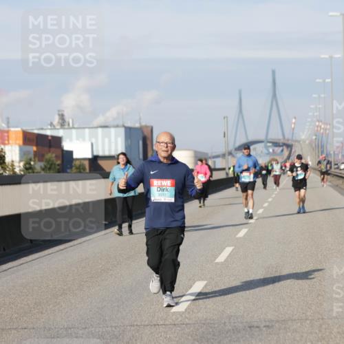 03.10.2025 - Köhlbrandbrückenlauf Jannik Wohlers http://msf.ph/oto/9098193 03.10.2025 10:19:24 Position 3 3517 meine-sportfotos.de