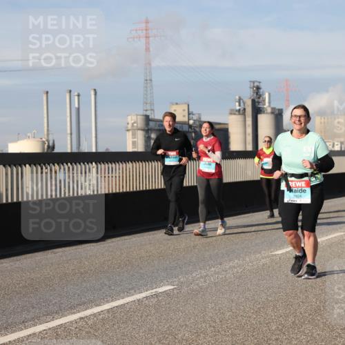 03.10.2025 - Köhlbrandbrückenlauf Lena Gebhardt http://msf.ph/oto/9098197 03.10.2025 10:10:24 Position 2 2924 meine-sportfotos.de