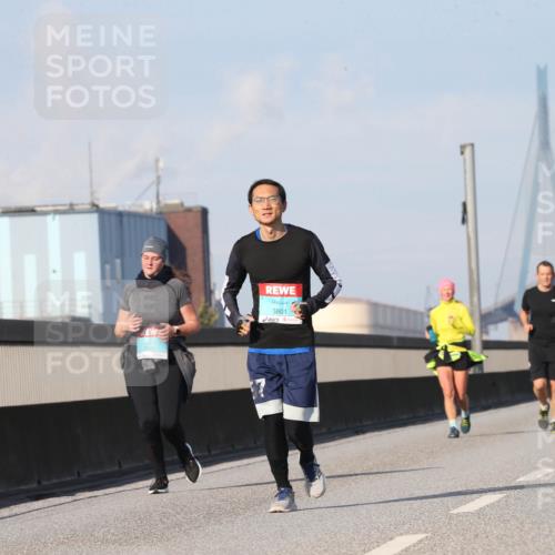03.10.2025 - Köhlbrandbrückenlauf Jannik Wohlers http://msf.ph/oto/9098217 03.10.2025 10:21:47 Position 3 380 meine-sportfotos.de