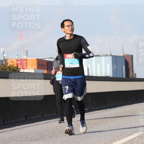 03.10.2025 - Köhlbrandbrückenlauf Jannik Wohlers http://msf.ph/oto/9098238 03.10.2025 10:21:52 Position 3 3824, 3801 meine-sportfotos.de