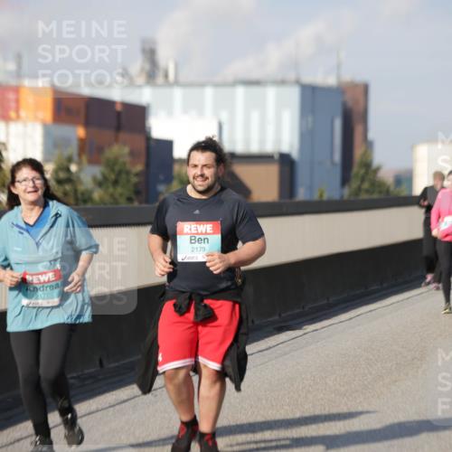 03.10.2025 - Köhlbrandbrückenlauf Jannik Wohlers http://msf.ph/oto/9098245 03.10.2025 10:19:28 Position 3 2178, 2179 meine-sportfotos.de